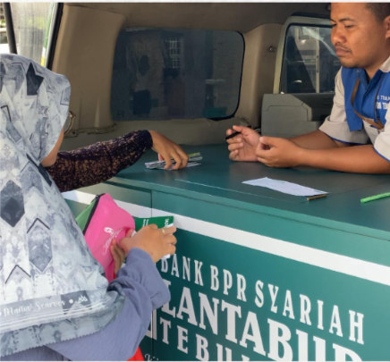 Minggu Keempat : Program MBKM Mahasiswa Fakultas Ekonomi dan Bisnis Islam UIN SATU di BPR Syariah Lantabur Tebuireng