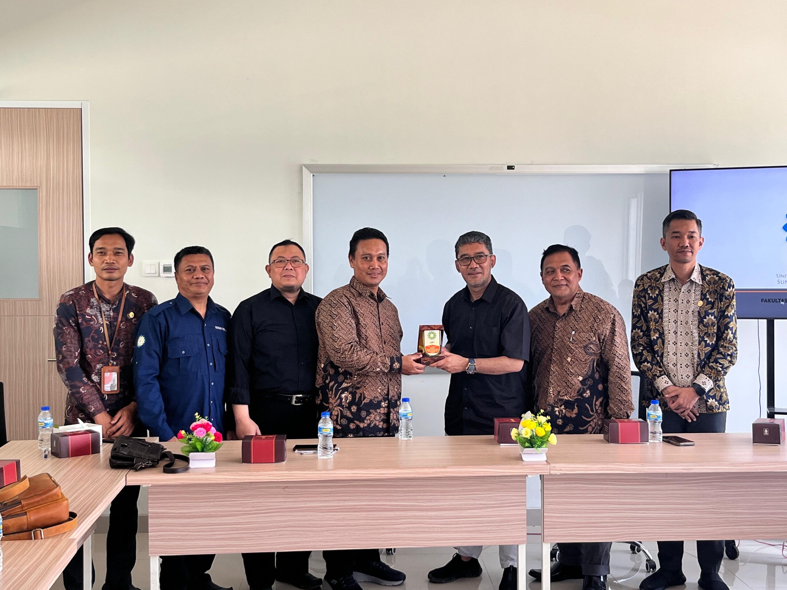 Benchmarking ke FEBI UIN Sunan Gunung Djati Bandung: FEBI UIN Sayyid Ali Rahmatullah Tulungagung perkuat Kurikulum Internasional