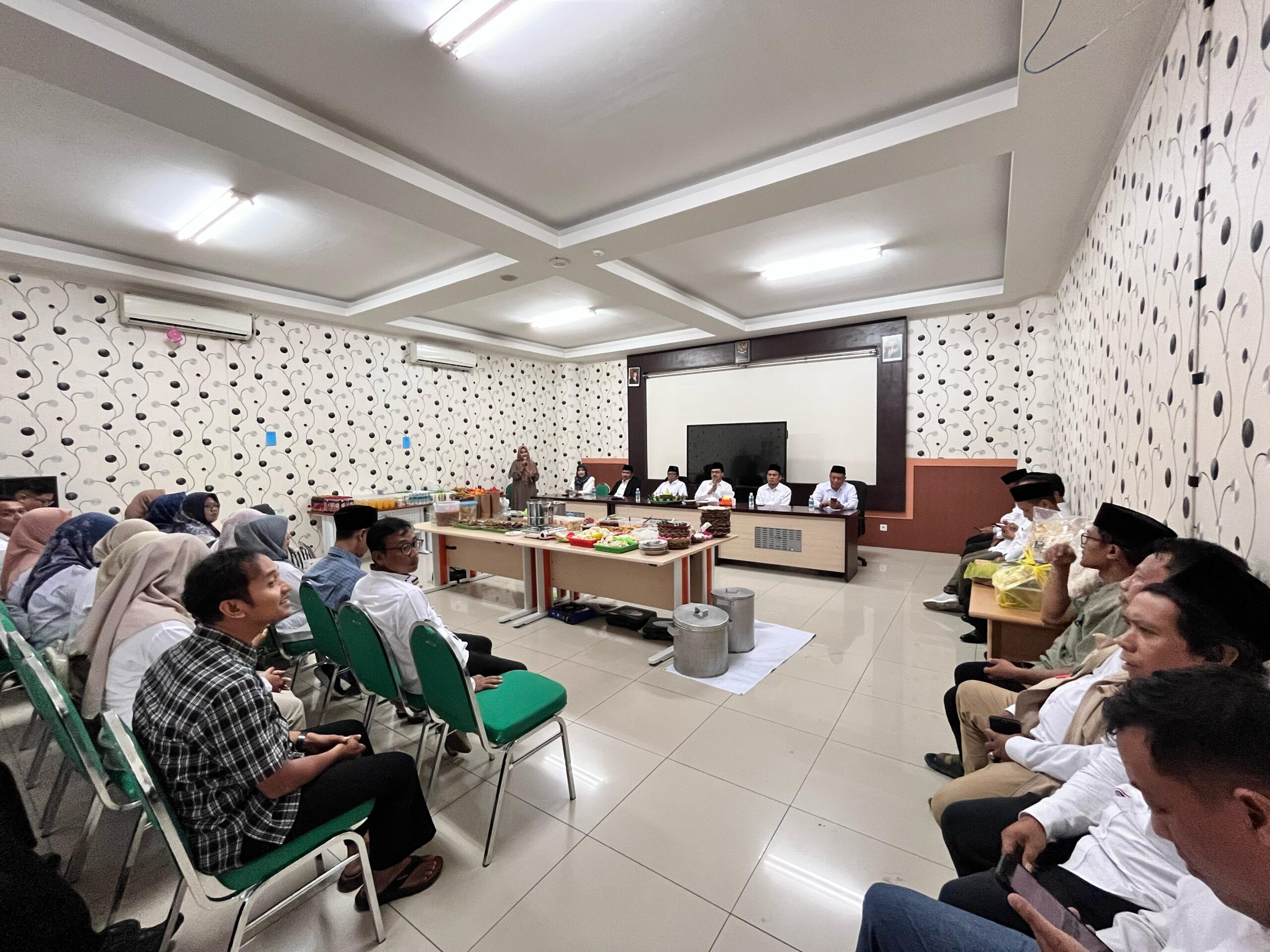 Halal Bihalal dan Tasyakuran Prodi Unggul di FEBI UIN SATU Tulungagung: Momen Kebersamaan dan Syukur atas Capaian Prestasi
