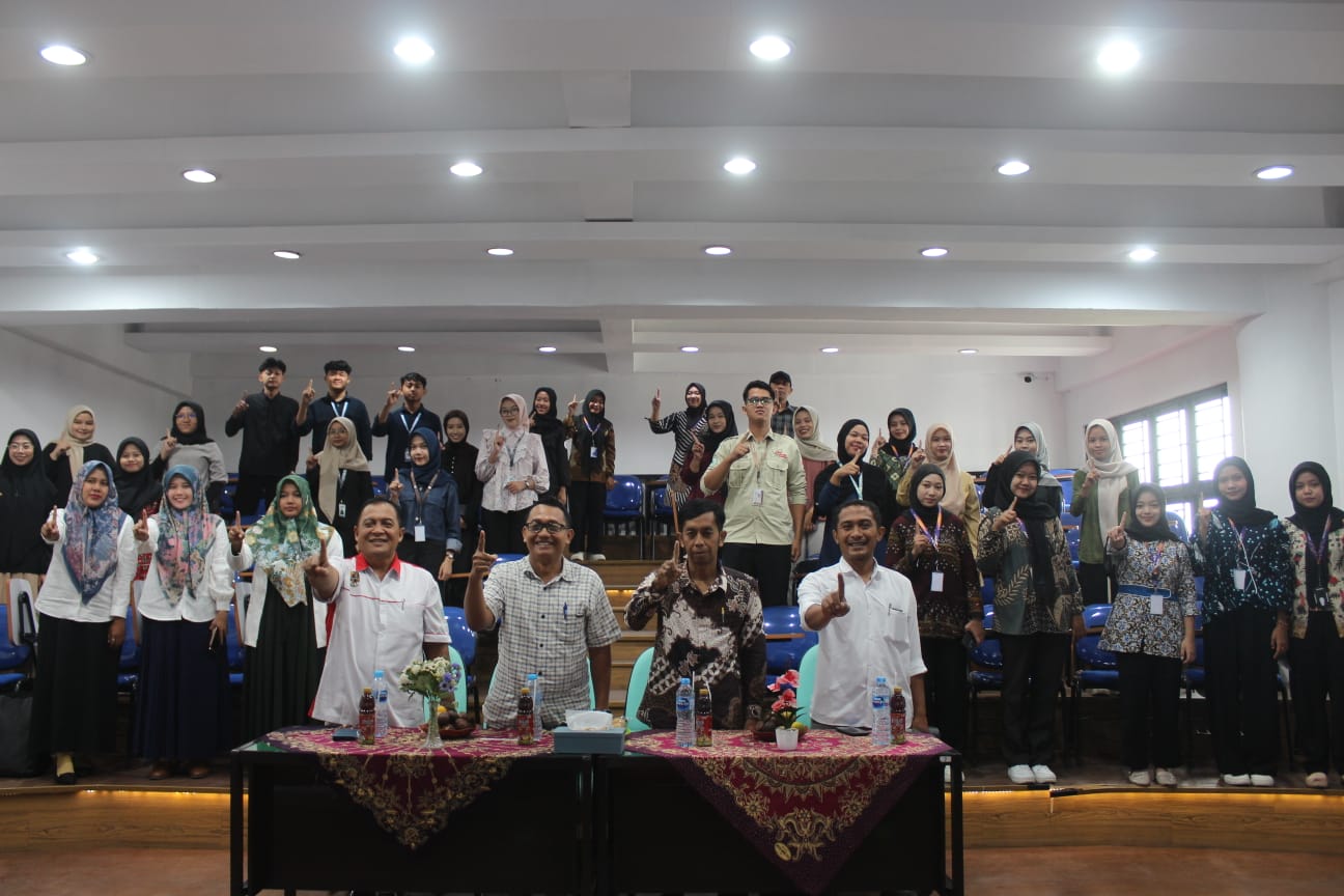 Seminar UMKM Mendunia Menembus Pasar Global: “Bersama UMKM Indonesia Menuju Pasar Internasional melalui Inovasi dan Kolaborasi Ekonomi Global”